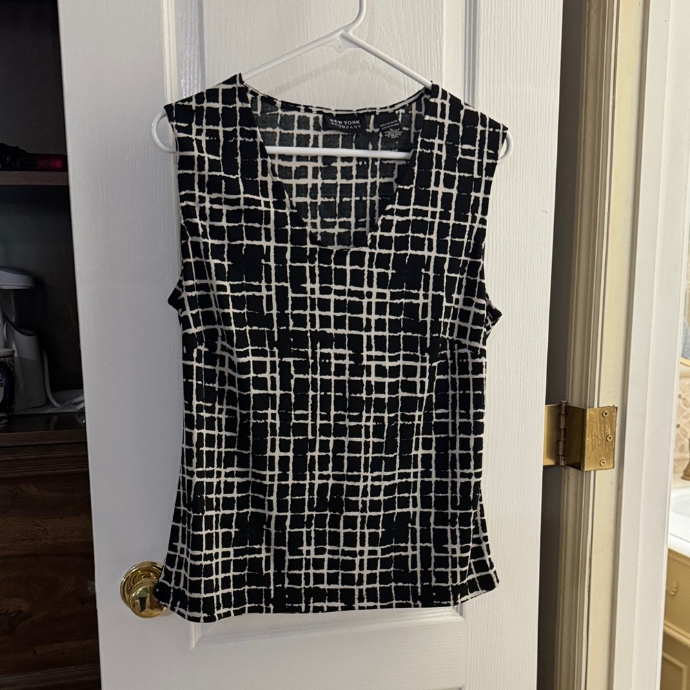 New York & Company Tank Top Size L EUC